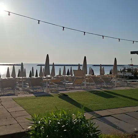 Casa Al Mare Teresa * Porto SantʼElpidio